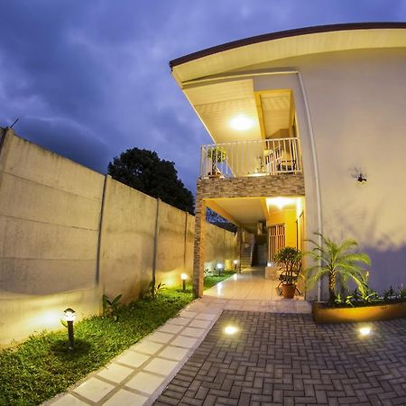 Apartamentos Valle Del Volcan La Fortuna Екстер'єр фото